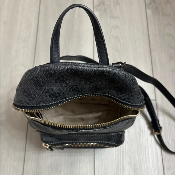 Guess Backpack - Picture 3 of 3